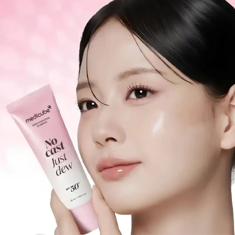 سرم ضدافتاب مدیکوب Pdrn روشن کننده و جوانساز Medicube PDRN Hydrating UV Serum SPF 50+ PA++++